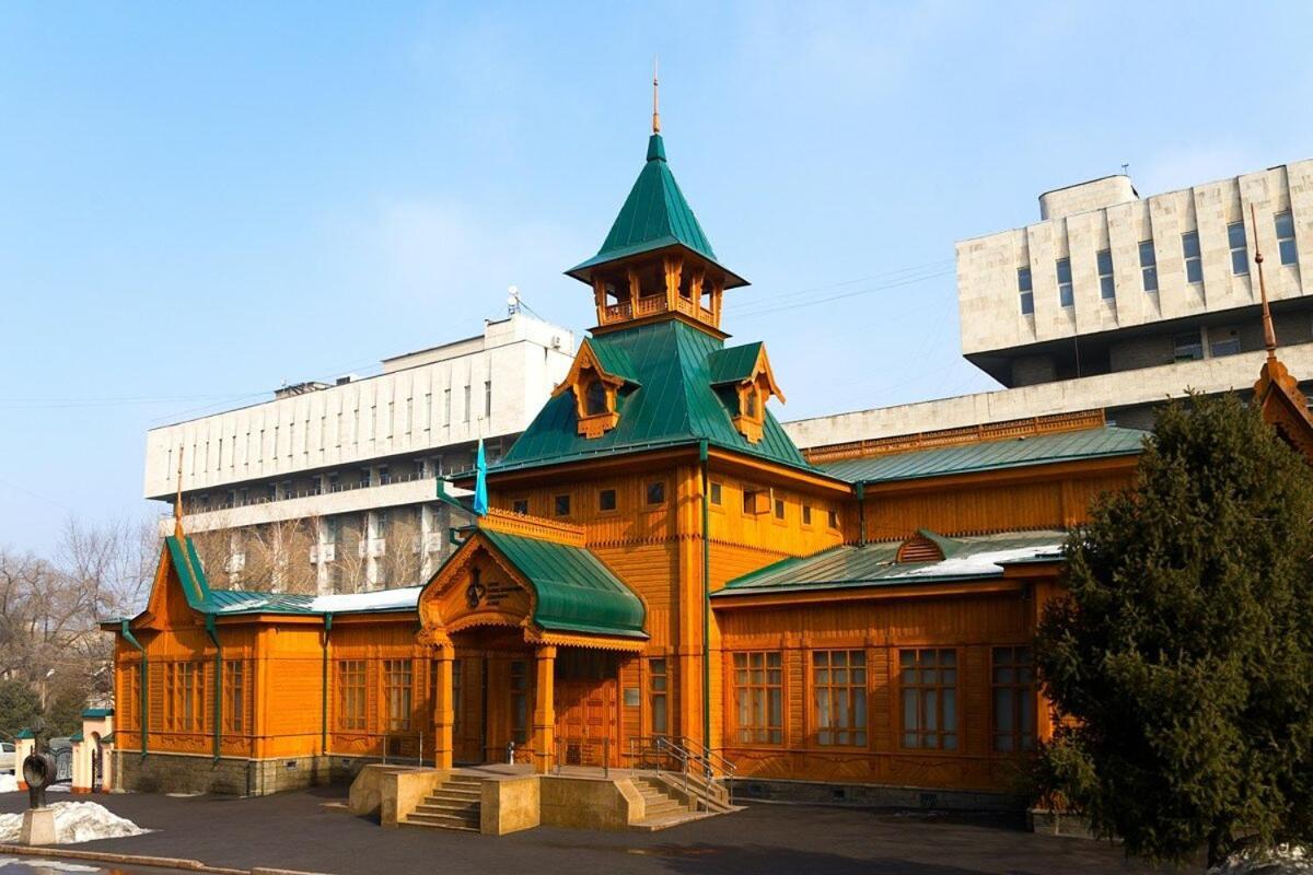 Nadezhda Apartments On Zhibek Zholy Avenue 33 Almaty Exterior foto