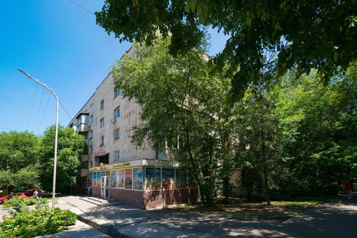 Nadezhda Apartments On Zhibek Zholy Avenue 33 Almaty Exterior foto